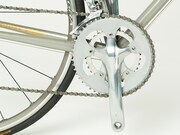 ドラマ「弱虫ペダル」で小越勇輝演じる小野田坂道が使用したロードバイク。