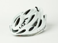 ドラマ「弱虫ペダル」で植田圭輔演じる真波山岳が使用したヘルメット。