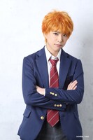 北乃颯希扮する坂口栄也。