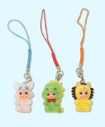 会場で販売されるマスコットストラップ。