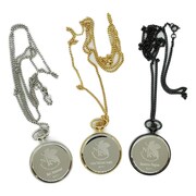 「エヴァンゲリオン　ペンダントウォッチ」の裏面。