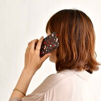 iPhoneケース使用イメージ。