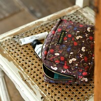 スクエアポーチ