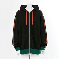 爆豪勝己モデルのルームパーカー。