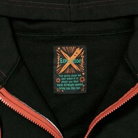 爆豪勝己モデルのルームパーカー。