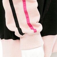 麗日お茶子モデルのルームパーカー。