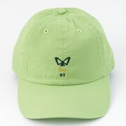 蛙吹梅雨モデルのキャップ。