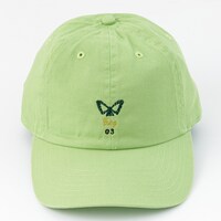 蛙吹梅雨モデルのキャップ。