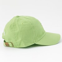 蛙吹梅雨モデルのキャップ。