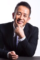 演出を手がける宮本亜門。