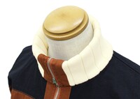 「うずまきナルト イメージブルゾン」襟元