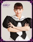 熊田愛里扮する影絵少女。