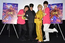 「劇場版パタリロ！」舞台挨拶の様子。左から小林顕作監督、魔夜峰央、加藤諒、佐奈宏紀。