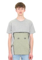 Tシャツ「ぬりかべ登場」の着用例。