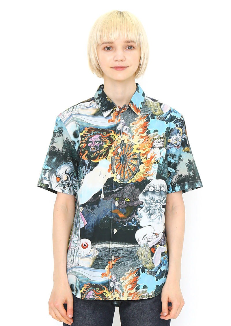 シャツ「妖怪大集合」の着用例。