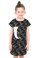 キッズ用Tワンピース「一反もめんパターン」の着用例。