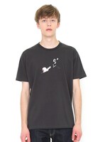 Tシャツ「バックベアード」の着用例。