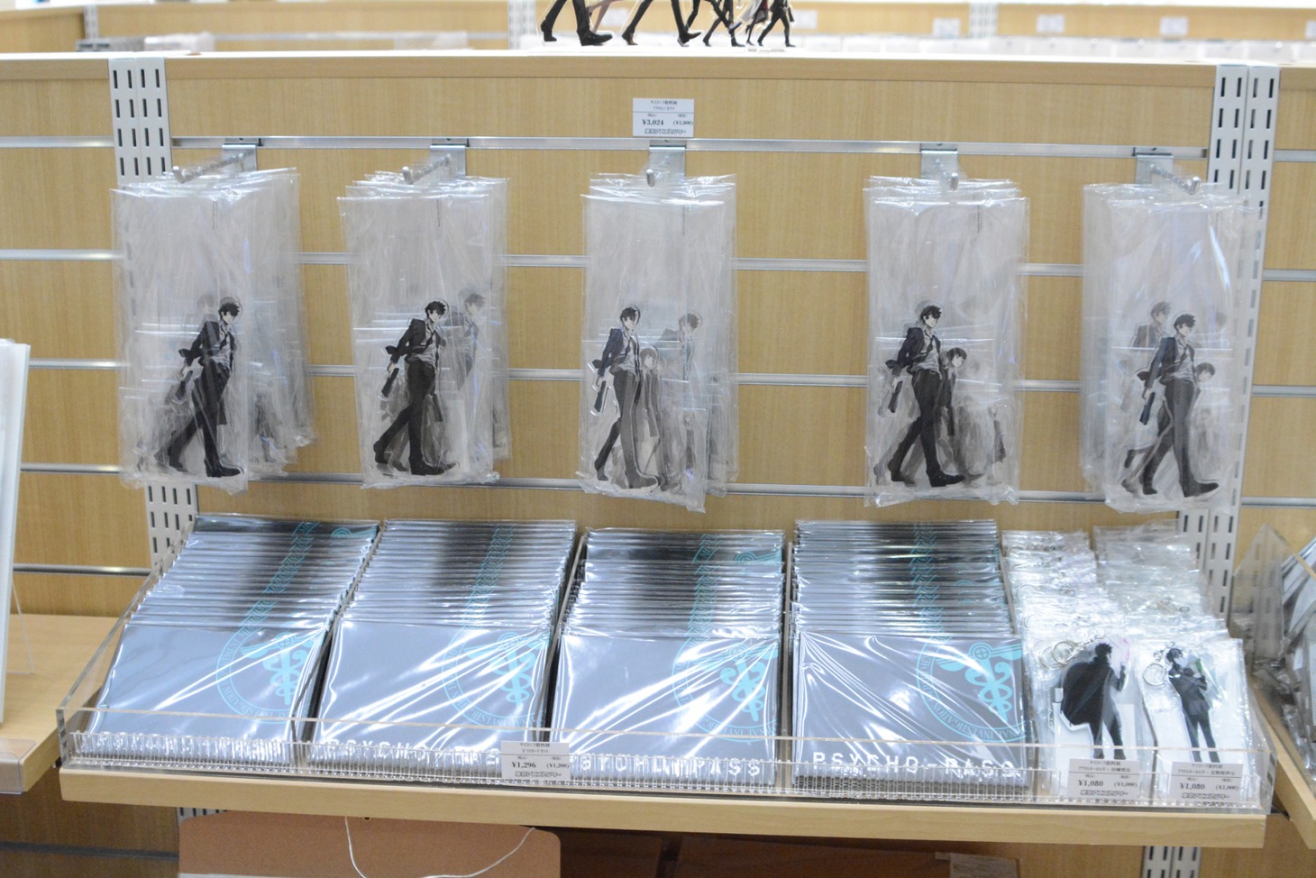 併設されたショップの展覧会グッズコーナー。