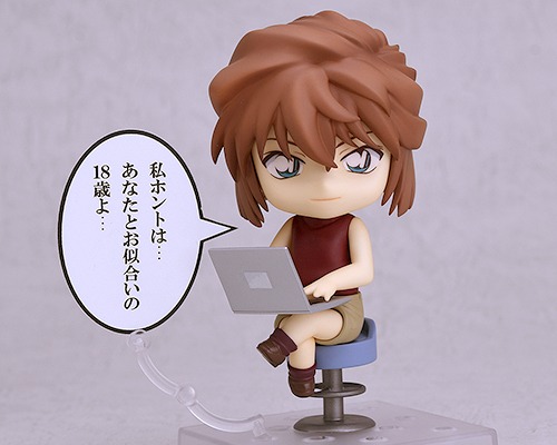 GOODSMILE ONLINE SHOP特典の台詞プレート「私ホントは…あなたとお似合いの18歳よ…」を使用した様子。