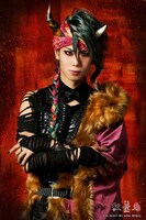 中村太郎扮する伊賀。