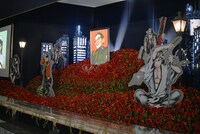 モンキー・パンチの花祭壇。