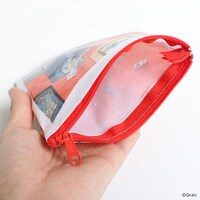 「チャー子」グッズのポーチ。