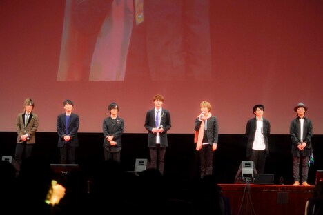 左から谷山紀章、鈴村健一、寺島拓篤、宮野真守、諏訪部順一、下野紘、鳥海浩輔。