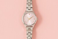 「木之本桜 時計」。「カードキャプターさくら展－魔法にかけられた美術館－」のミュージアムショップでのみ販売。