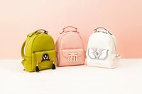 「Samantha Vega カードキャプターさくら サイドポケットリュックサック さくら」。左から小狼、さくら、ユエ。