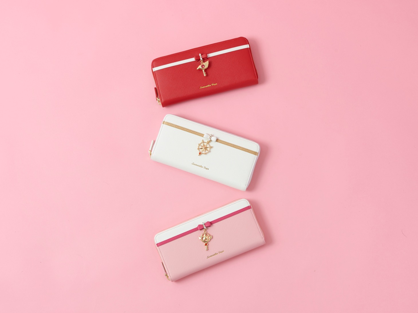 長財布。上からクロウカード編、クリアカード編、さくらカード編。