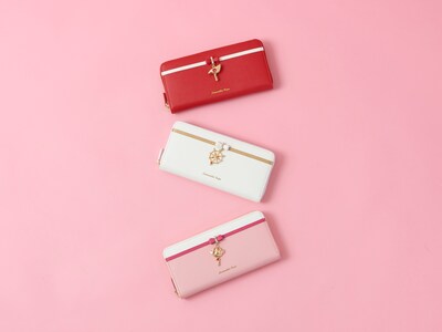 長財布。上からクロウカード編、クリアカード編、さくらカード編。