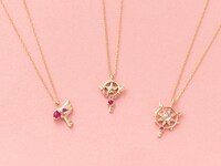 左から「封印の鍵 ネックレス」「星の鍵 ネックレス」「夢の鍵 ネックレス」。