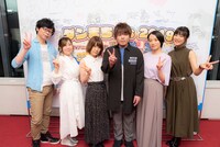 「ダンまちFES2019 ～TVアニメダンまちIIとダンメモ2周年がいっしょにイベントをするのは間違っているだろうか～」集合写真。左から間島淳司、木村珠莉、石上静香、松岡禎丞、千菅春香、赤崎千夏。