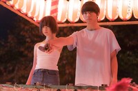 映画「惡の華」の場面写真。