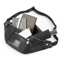 阿久津真武モデルのバッグ。