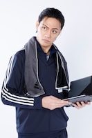 林野健志扮する伊達望。