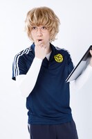 吉田翔吾扮する月島亜希。