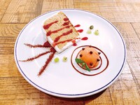 第2弾メニューの「テントモン＆ゴマモンのスイーツプレート」。