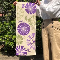 まめつぶ屋の「ウニ柄てぬぐい」。