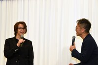 左から横内謙介、宮本亜門。