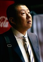 村田直行役の荒川良々。