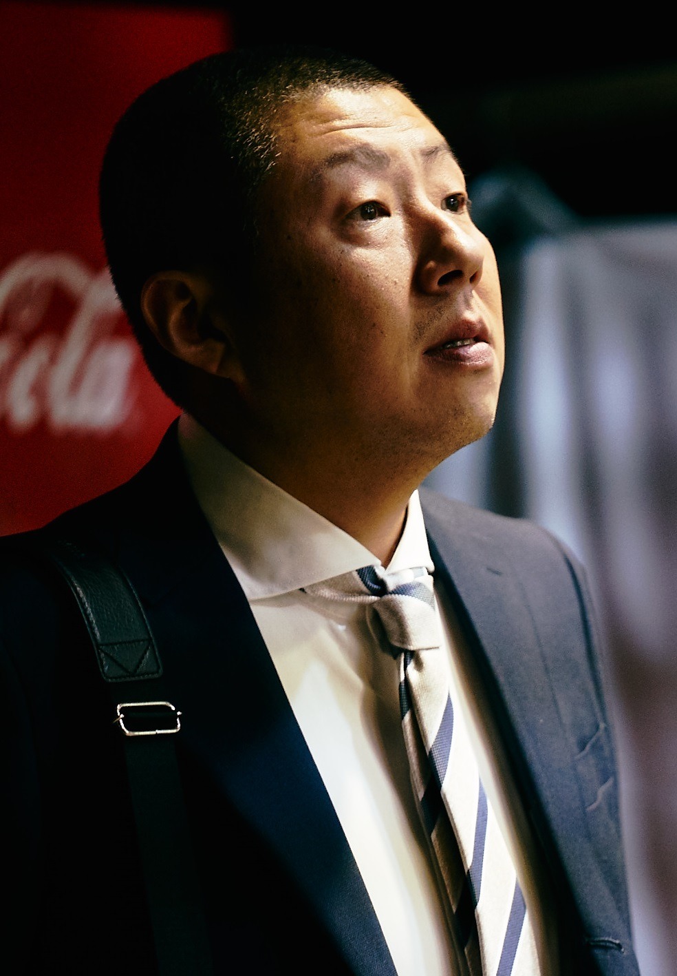 村田直行役の荒川良々。