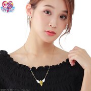 「セーラーチェンジスターネックレス」使用イメージ。