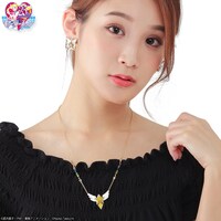 「セーラーチェンジスターネックレス」使用イメージ。