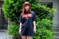 「纏流子（鮮血レッド）」の着用例。