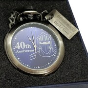 ロビンマスクをモチーフにした懐中時計。