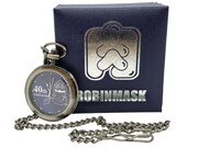 ロビンマスクをモチーフにした懐中時計。