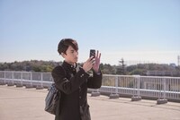 映画「殺さない彼と死なない彼女」の場面写真。