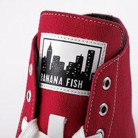 「BANANA FISH」をモチーフにしたハイカットスニーカー。