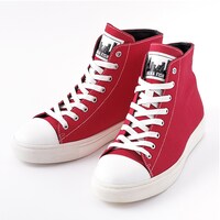 「BANANA FISH」をモチーフにしたハイカットスニーカー。